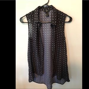 H&M Size 4 top | button up top | Black and White